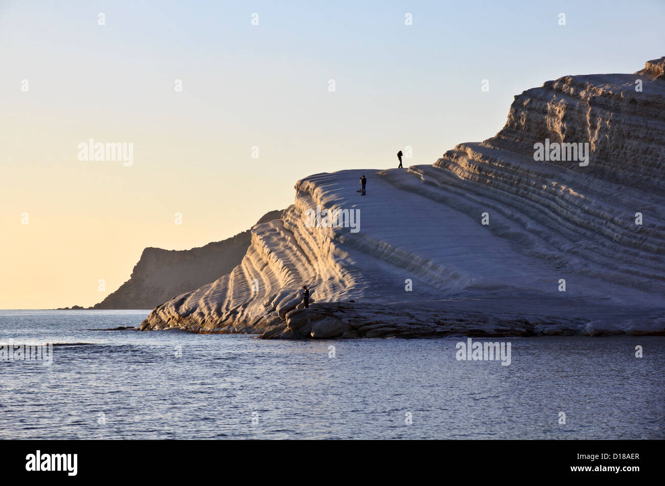 L'Italia, sicilia, Realmonte, vista la Scala dei Turchi al tramonto Foto Stock