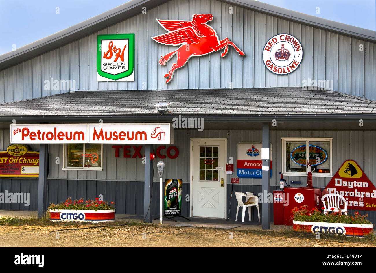 Il petrolio Northwoods Museum vicino a tre laghi, Wisconsin contiene molti oggetti legati all'industria del petrolio. Foto Stock