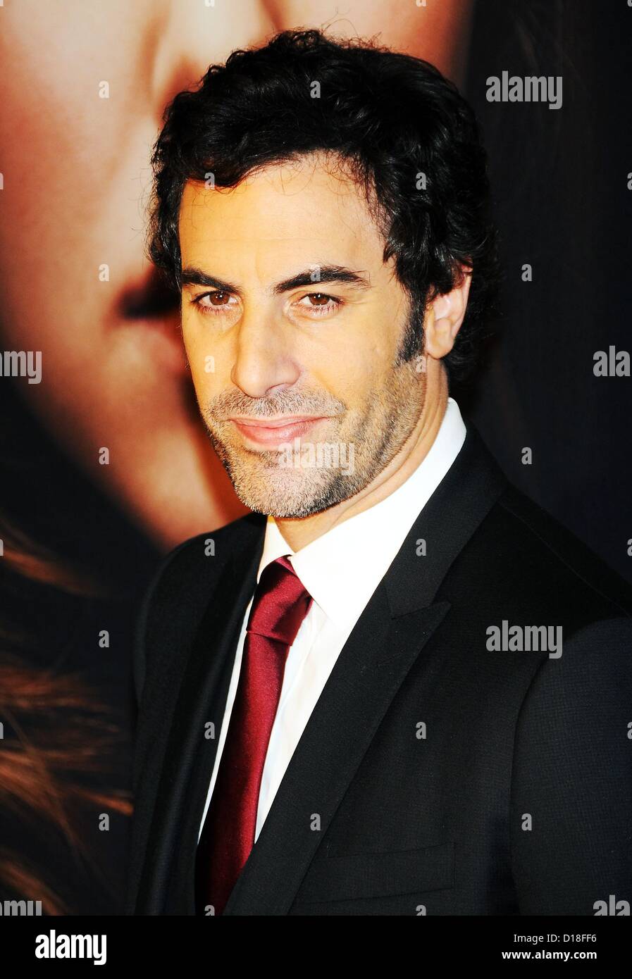Sacha Baron Cohen presso gli arrivi per LES MISERABLES Premiere, il Teatro Ziegfeld, New York, NY Dicembre 10, 2012. Foto di: Desiree Navarro/Everett Collection Foto Stock