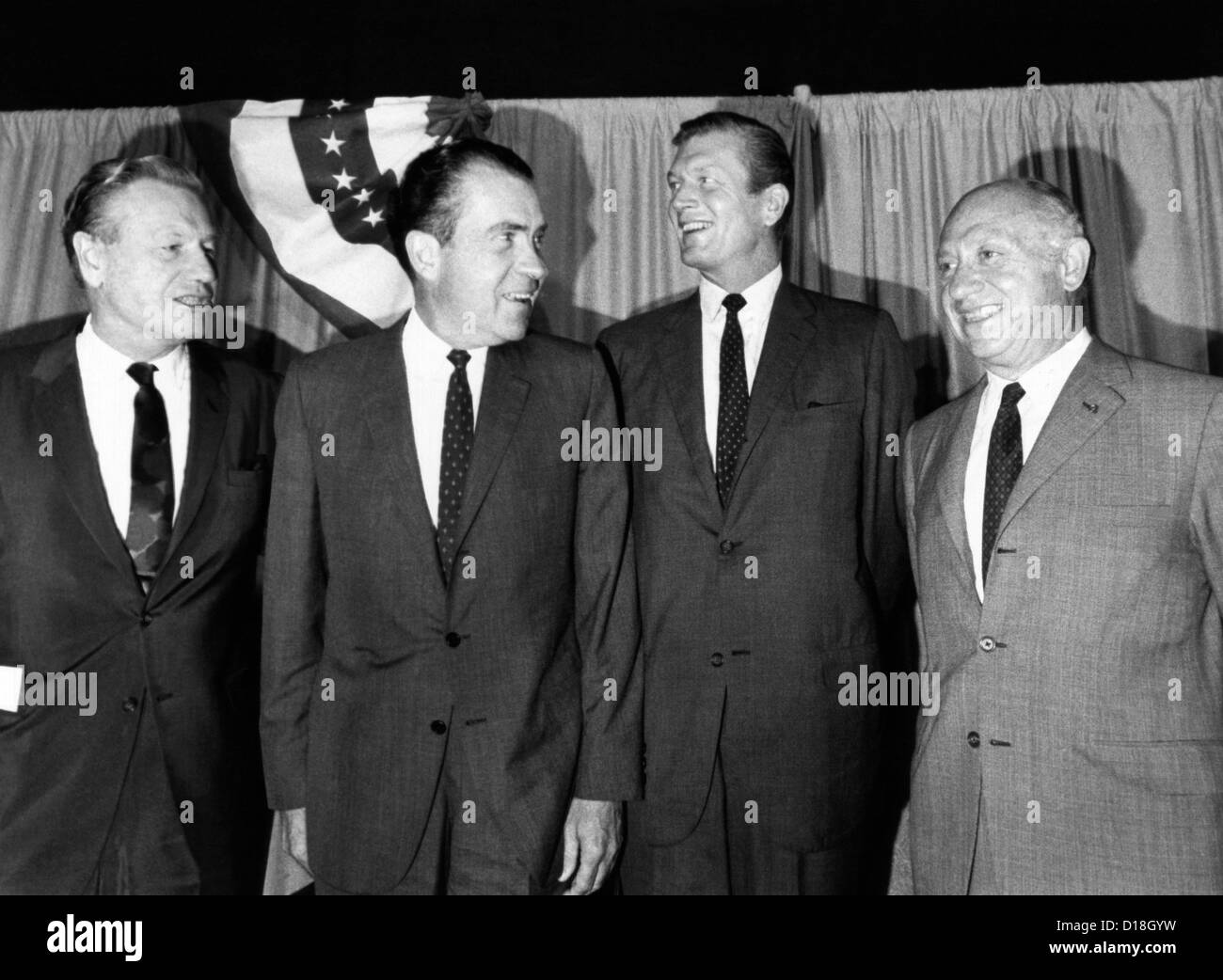 GOP candidato presidenziale Richard Nixon si unisce a New York top repubblicani. Tutto era stato cool per la sua nomina, ma si sono impegnati a Foto Stock