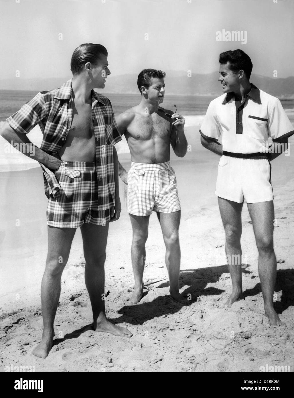 Modelli maschio pongono in Jantzen's 1952 uomini vestiti bagnantesi. (CSU ALPHA 1329) Archivi CSU/Everett Collection Foto Stock