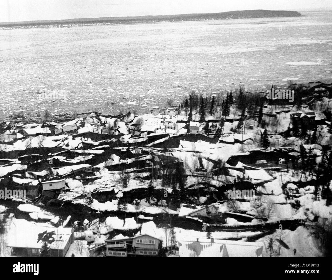 1964 Alaska terremoto. Vista aerea dell'ancoraggio zona residenziale di Turnagail mostra la distruzione causata dal massimo di spinta Foto Stock