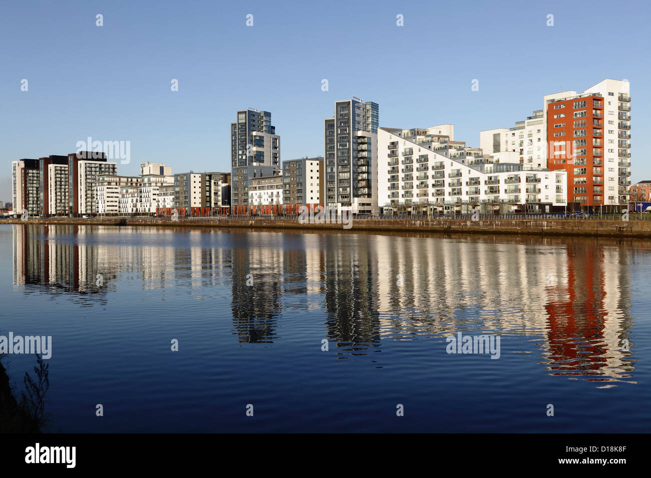 Appartamenti Glasgow Harbour sulla sponda nord del fiume Clyde, Glasgow, Scozia, Regno Unito Foto Stock