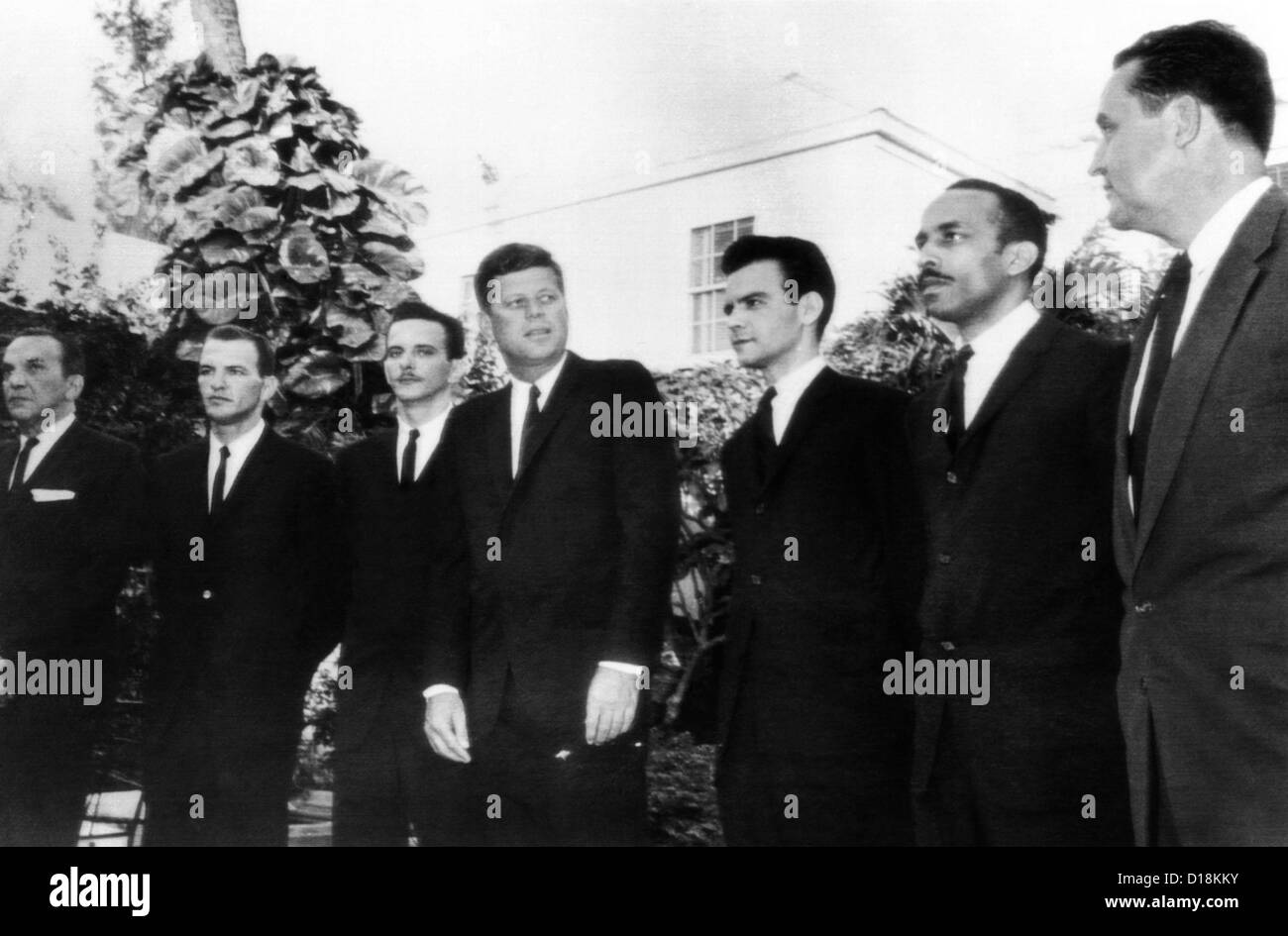 Il presidente John Kennedy con leader cubani della fallita invasione di Baia dei Porci. Gli uomini sono stati liberati da Fidel Castro dopo $53 Foto Stock