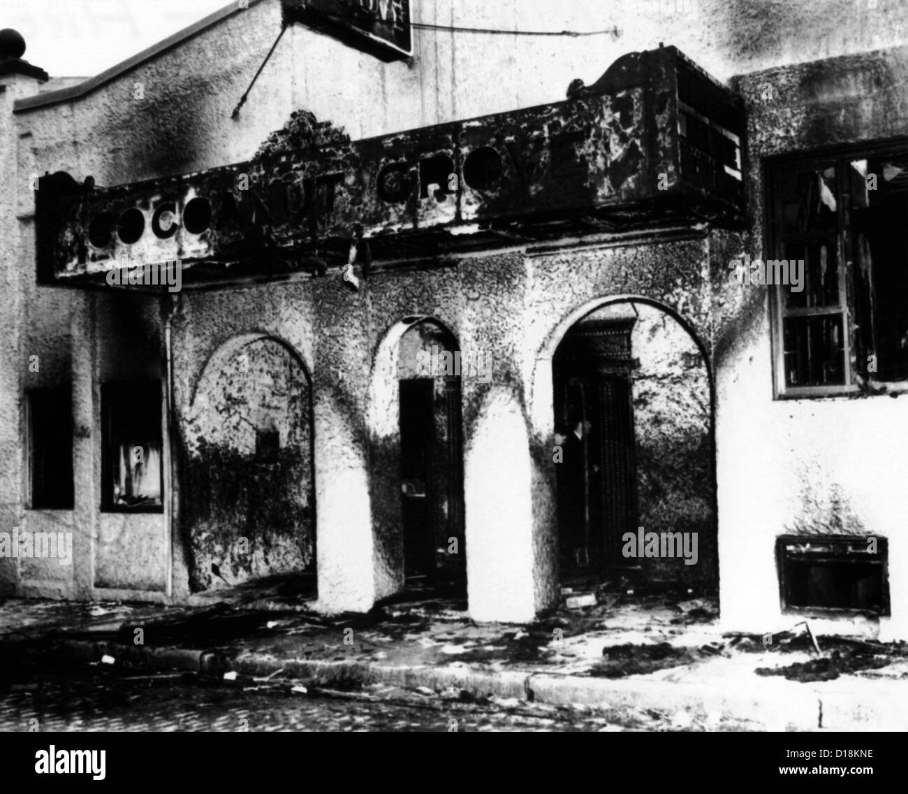 Coconut Grove Nightclub Fire. La carbonizzazione esterno del club la mattina dopo il fuoco che ha ucciso 492 su nov. 28, 1942. Foto Stock