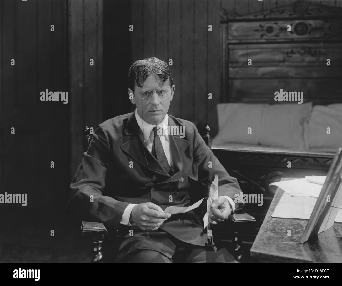 Triste notizia Foto Stock