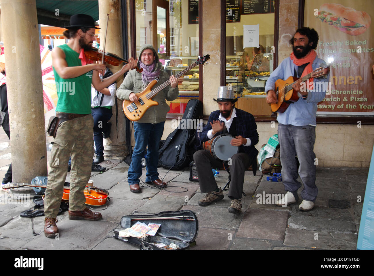 Musicista di strada in Bath Somerset Inghilterra Foto Stock