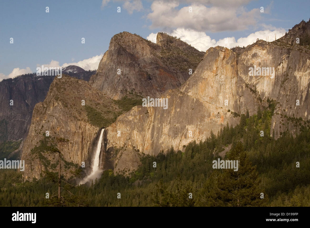 Vista di tunnel al Parco Nazionale di Yosemite in California, Stati Uniti d'America. Foto Stock