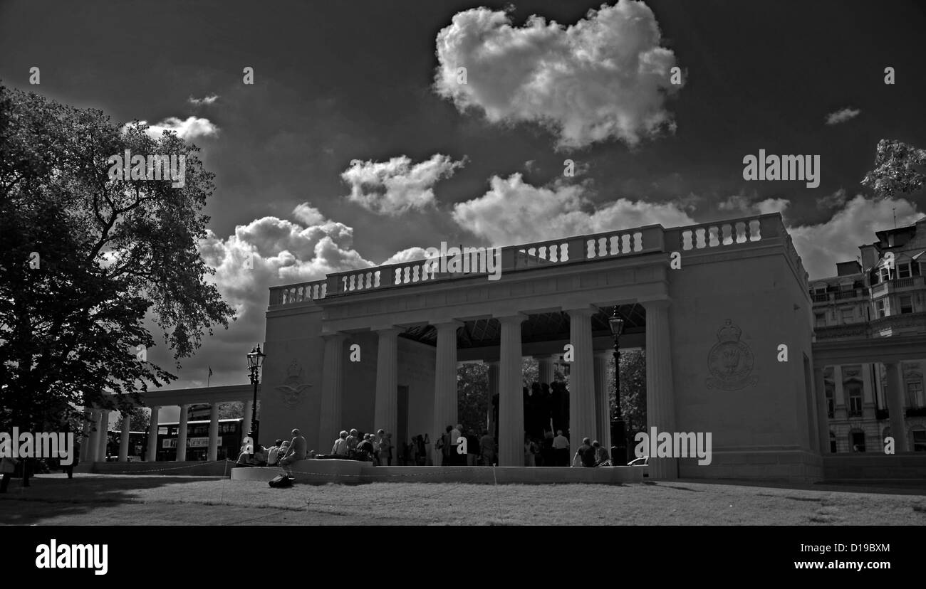 La RAF Bomber Command Memorial, Green Park, City of Westminster, Londra, Inghilterra, Regno Unito Foto Stock