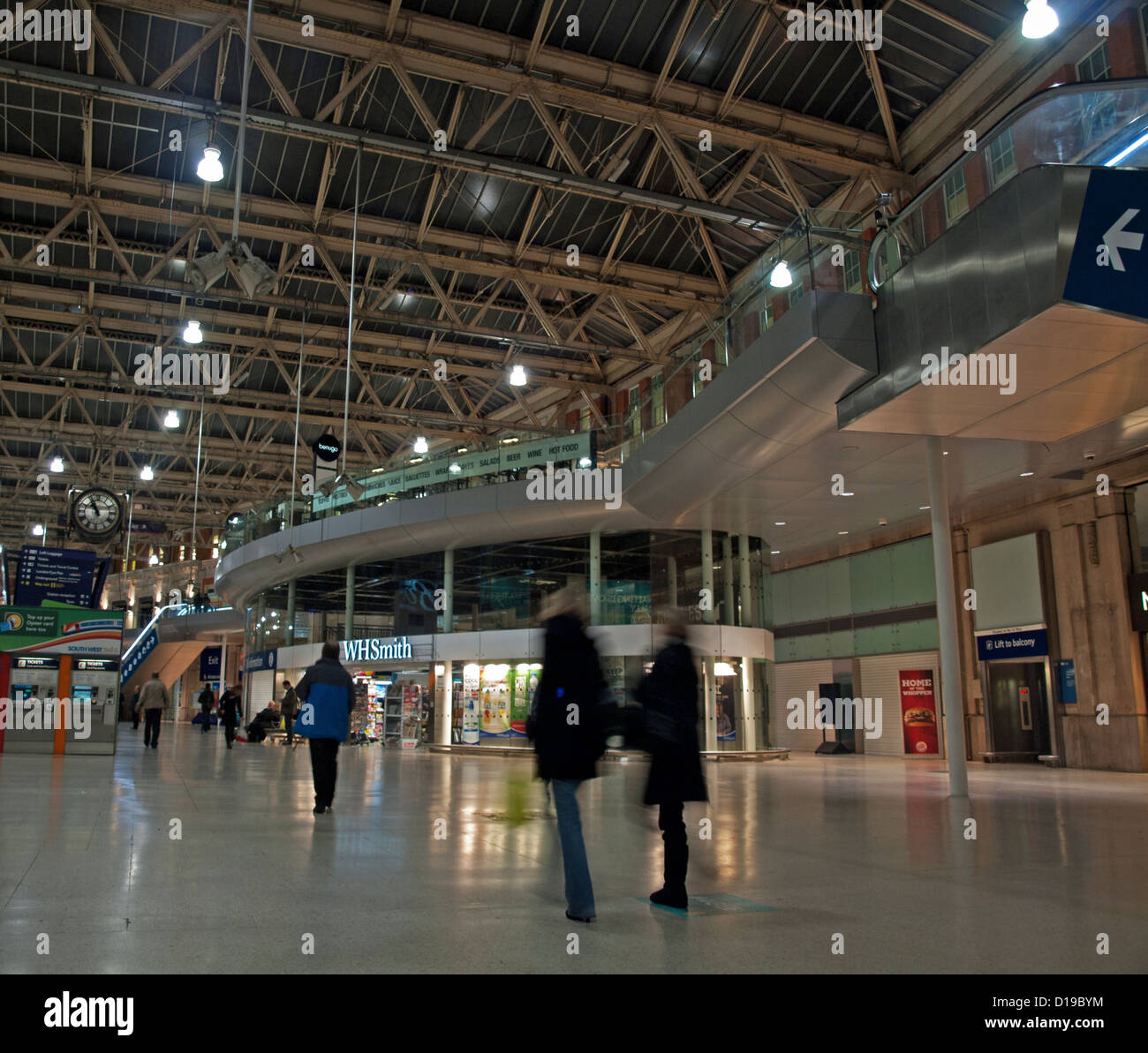 Interno della stazione di Waterloo, London Borough di Lambeth, London, England, Regno Unito Foto Stock