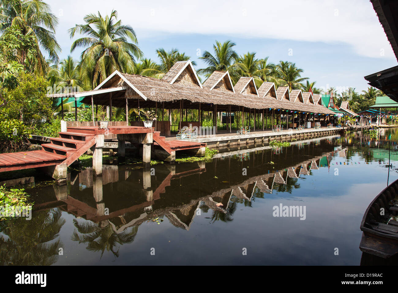 Tha Kha mercato galleggiante, vicino a Bangkok, in Thailandia Foto Stock