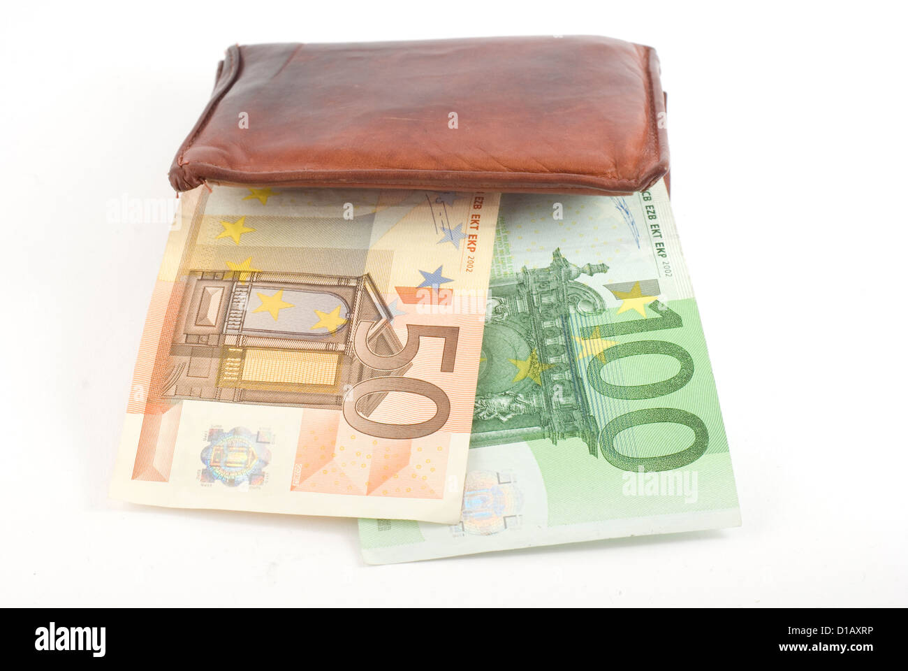 Portafoglio di spessore e le banconote in euro. Isolato su bianco. Foto Stock