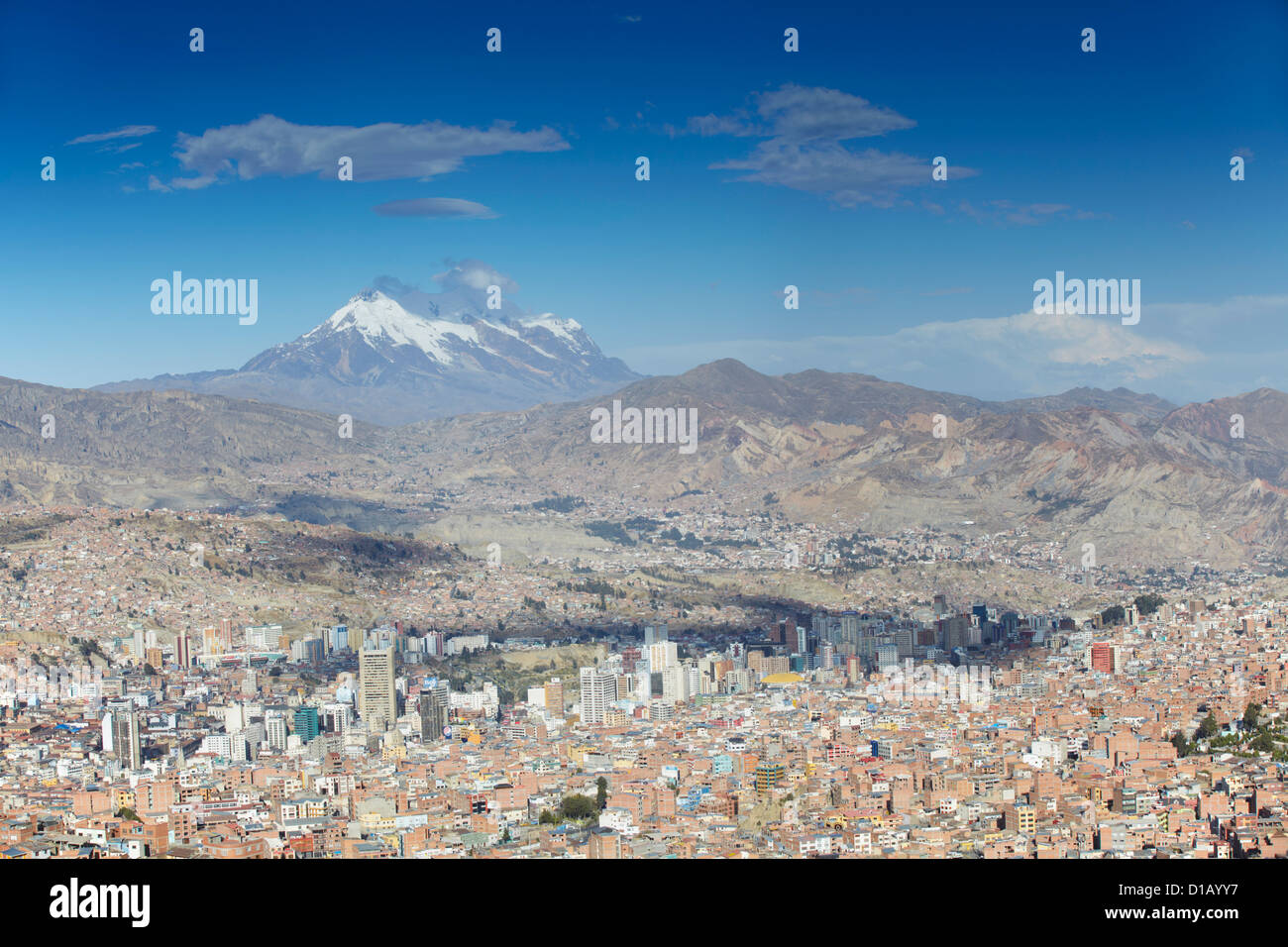 Vista del Monte Illamani e La Paz in Bolivia Foto Stock