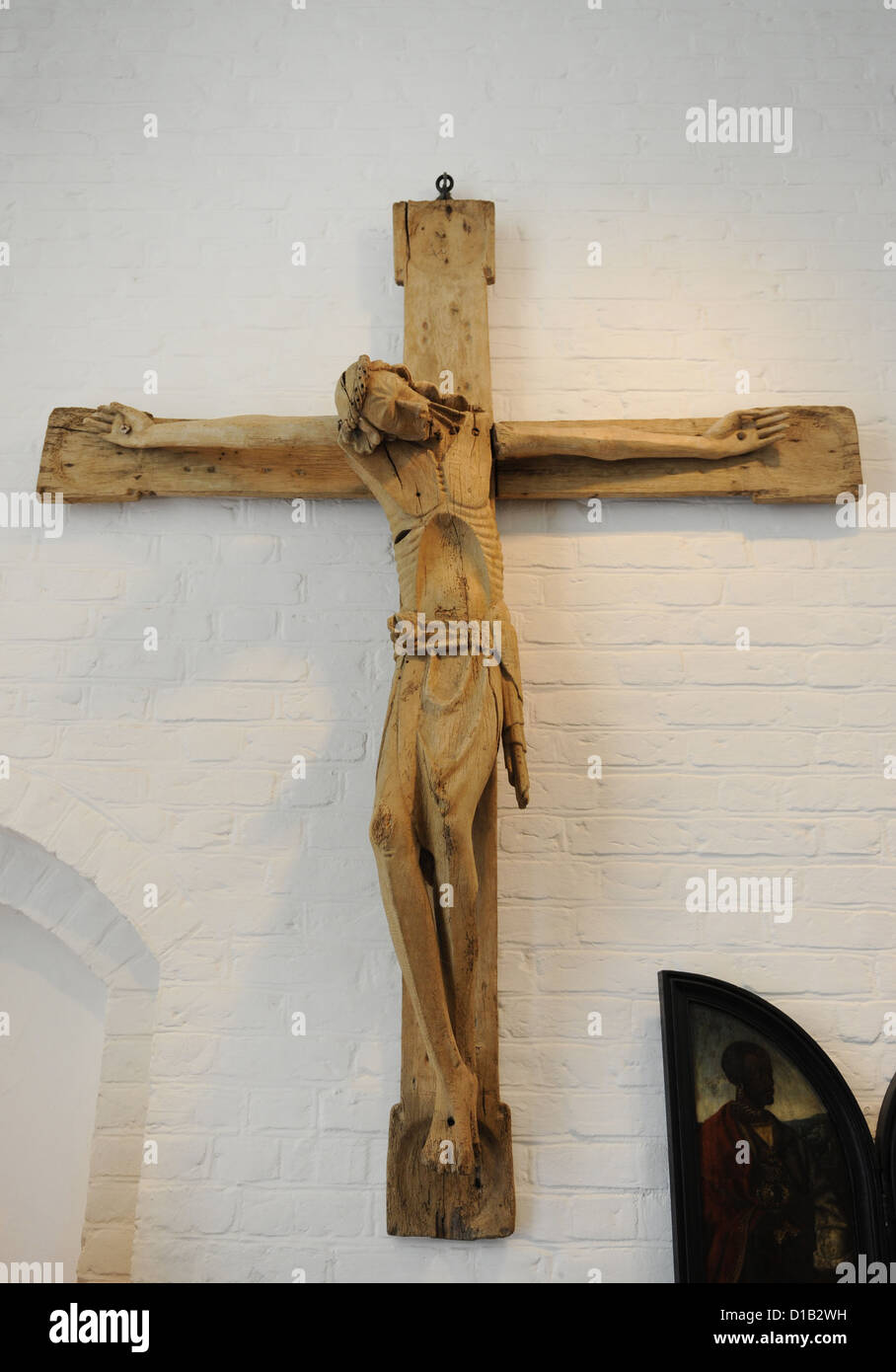 Crocifisso con Cristo come un cadavere tormentato. C. 1350. Legno. Dalla Chiesa Elmelunde, isola di Mon (Danimarca). Foto Stock