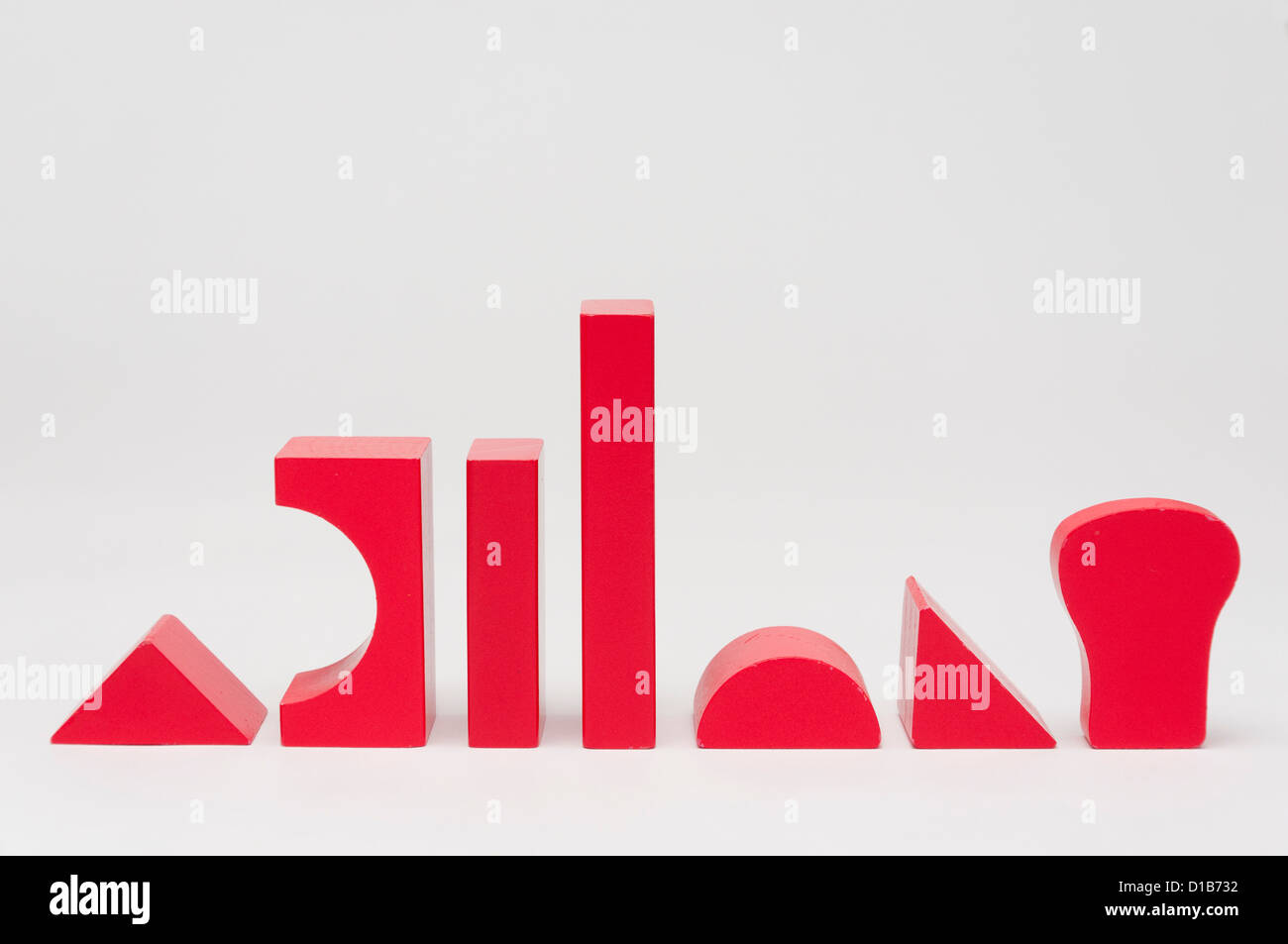 Giocattolo per bambini costruzione di blocchi di diverse forme e colori. Foto Stock