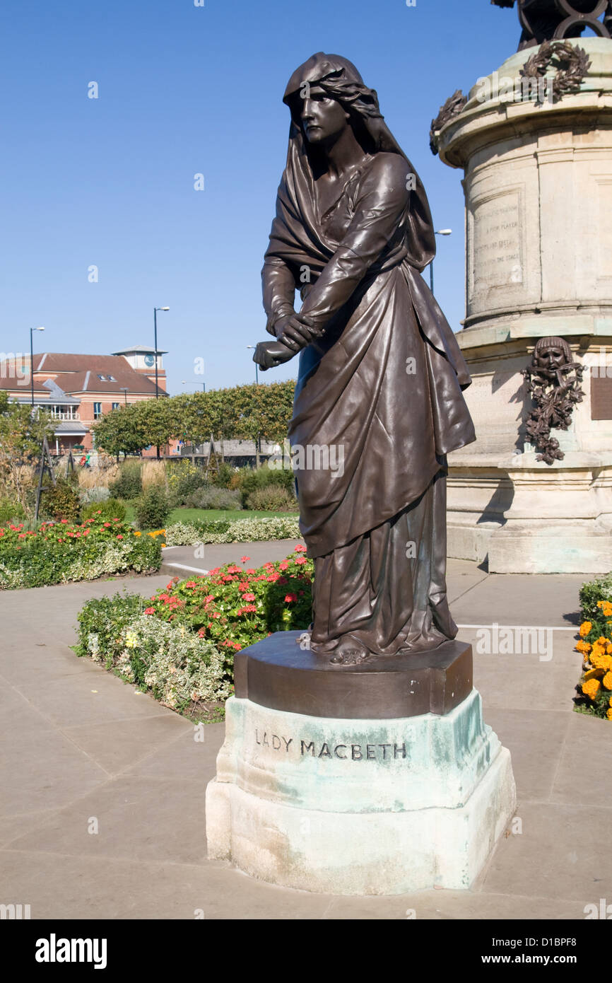 Lady Macbeth statua Stratford upon Avon Warwickshire England Regno Unito Foto Stock