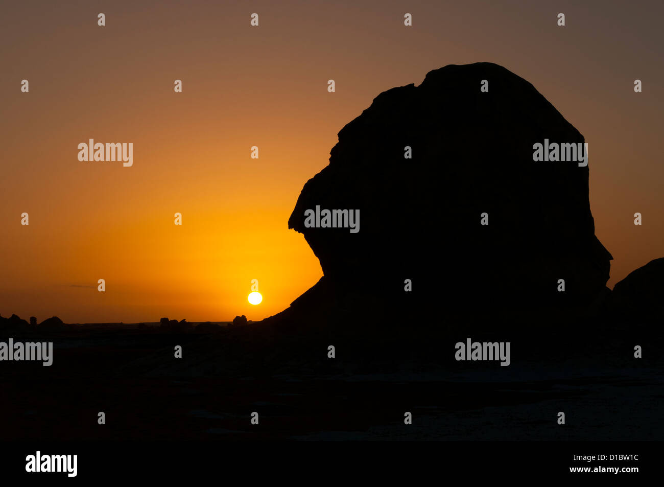 Le formazioni rocciose al tramonto, nel deserto bianco (Sahara el Beyda), Egitto Foto Stock