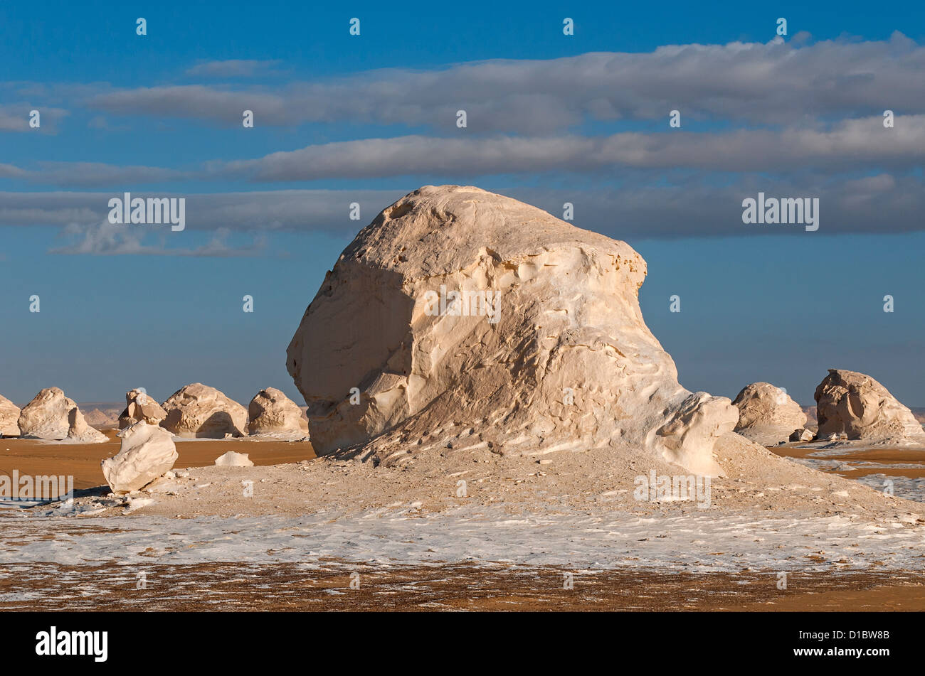 Chalk formazioni rocciose, White Desert (Sahara el Beyda), Egitto Foto Stock