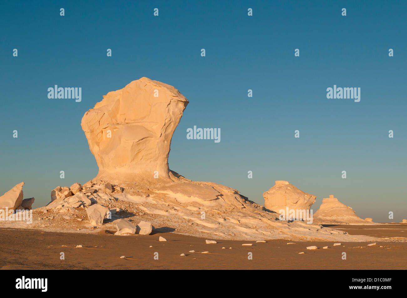 Chalk formazioni rocciose, White Desert (Sahara el Beyda), Egitto Foto Stock