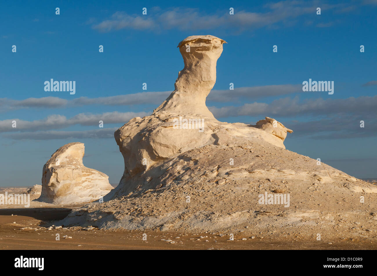 Chalk formazioni rocciose, White Desert (Sahara el Beyda), Egitto Foto Stock