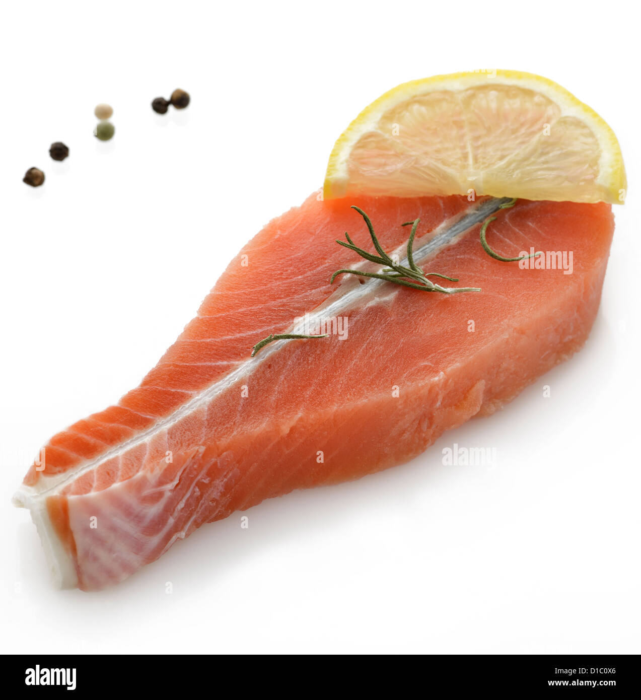 Materie Filetto di salmone con limone e spezie Foto Stock