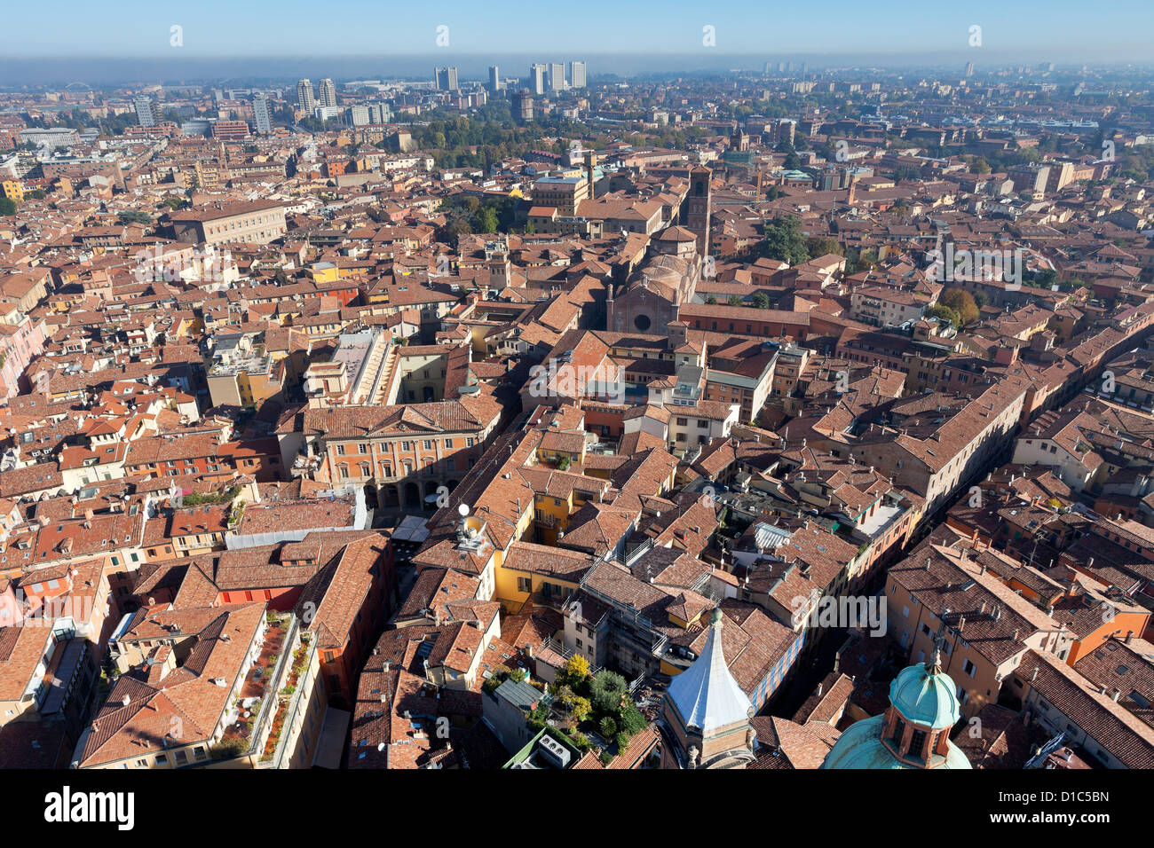 Antenna bird vista dalla Torre degli Asinelli a Bologna, Italia Foto Stock