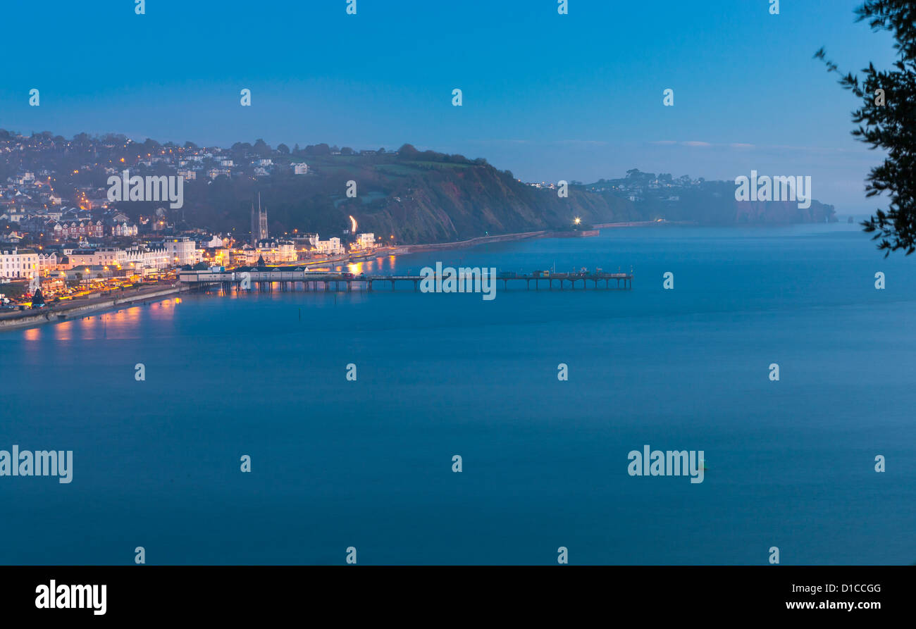 Vista dalla costa sud-ovest percorso sopra il villaggio di Shaldon verso Teignmouth presso la foce del fiume Teign. Foto Stock