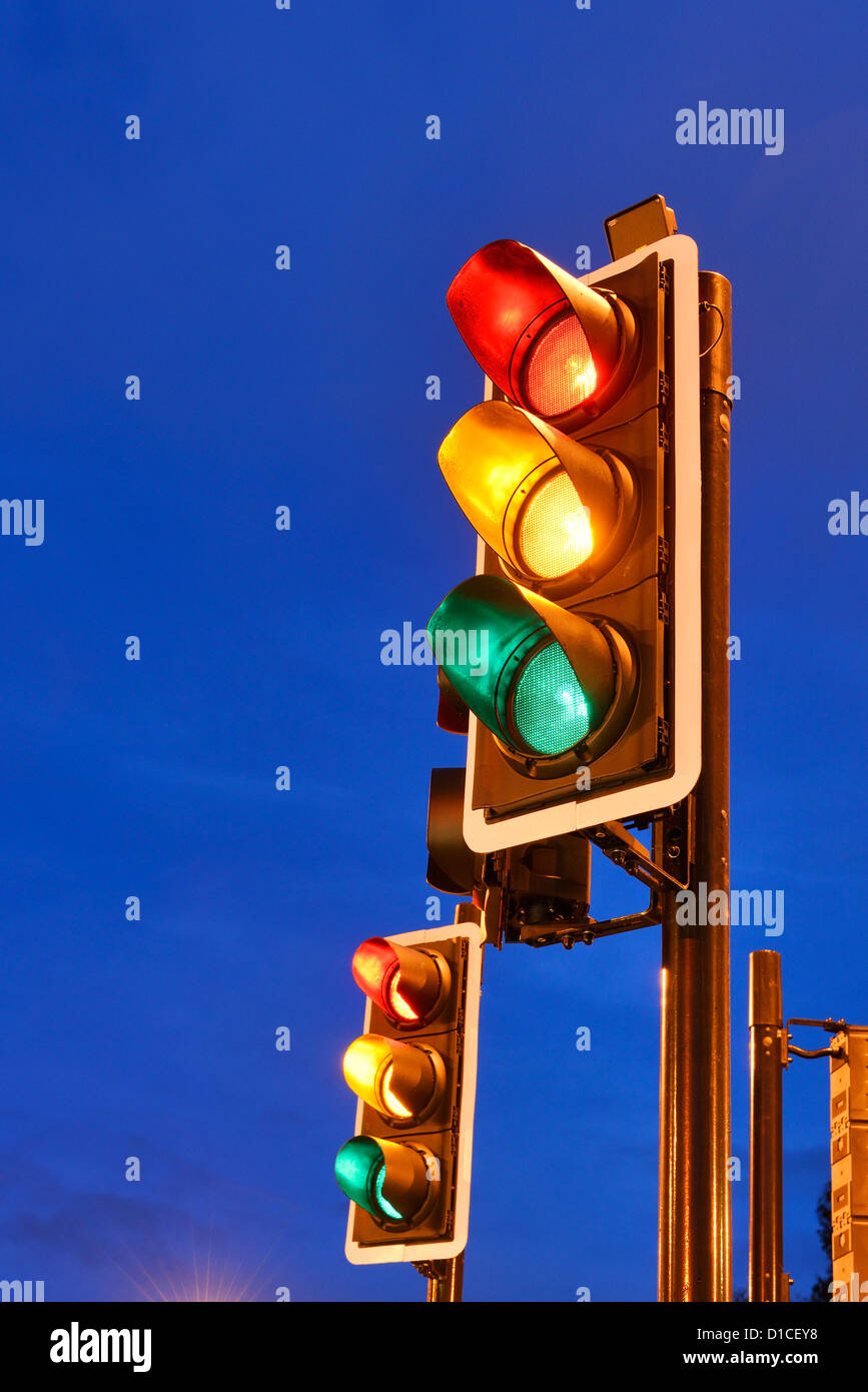 Rosso Verde Giallo semaforo Foto Stock