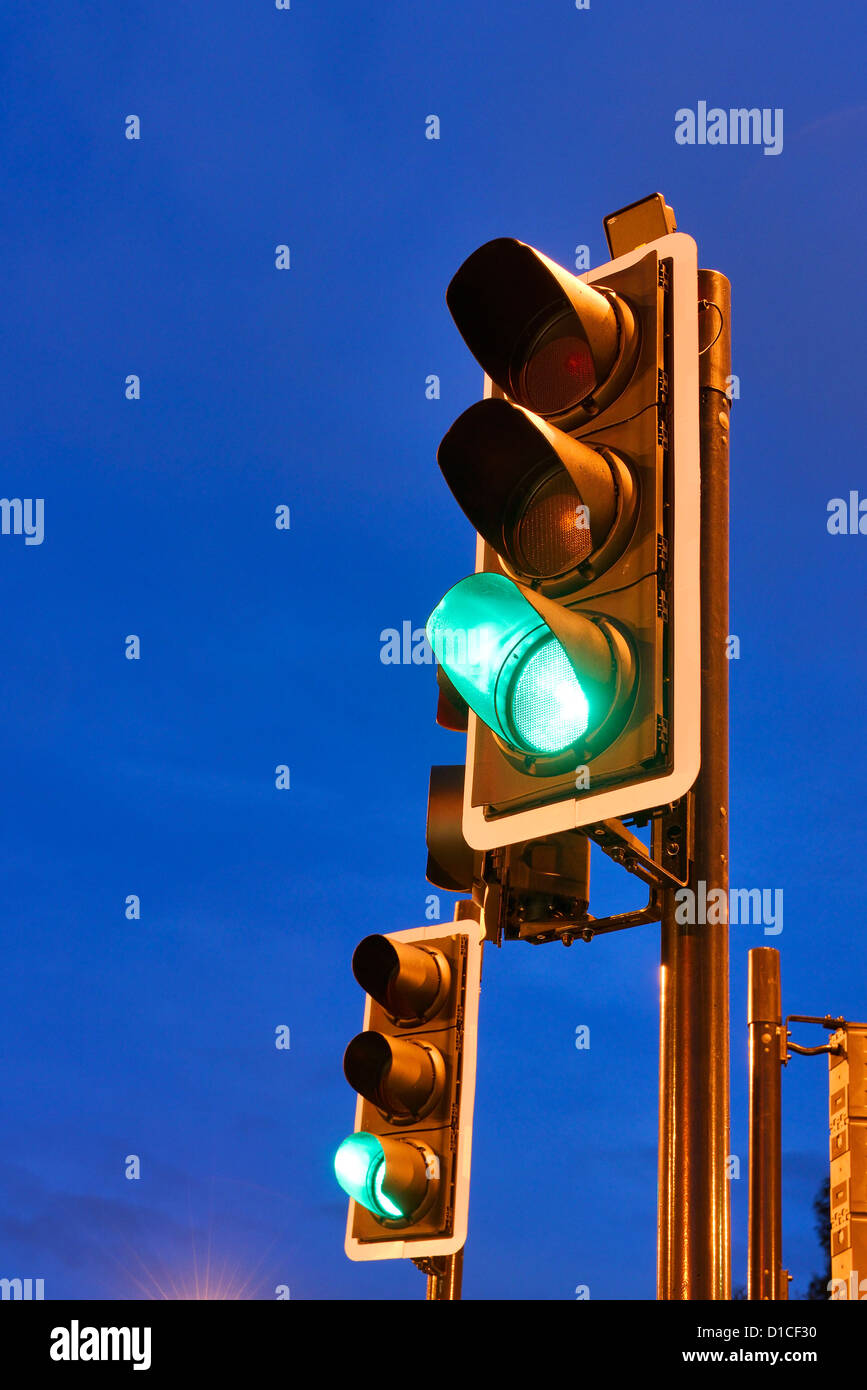Verde semaforo Foto Stock