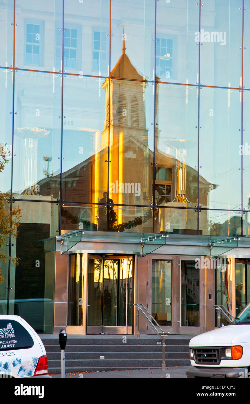 La riflessione di Dexter Avenue King Memorial Baptist Church, Montgomery, Alabama, STATI UNITI D'AMERICA Foto Stock