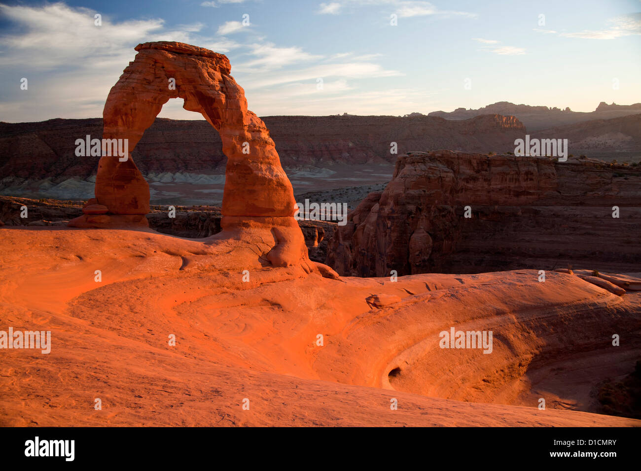 Delicate Arch, simbolo dello Utah, il Parco Nazionale di Arches appena al di fuori del paese di Moab, Utah, Stati Uniti d'America, STATI UNITI D'AMERICA Foto Stock