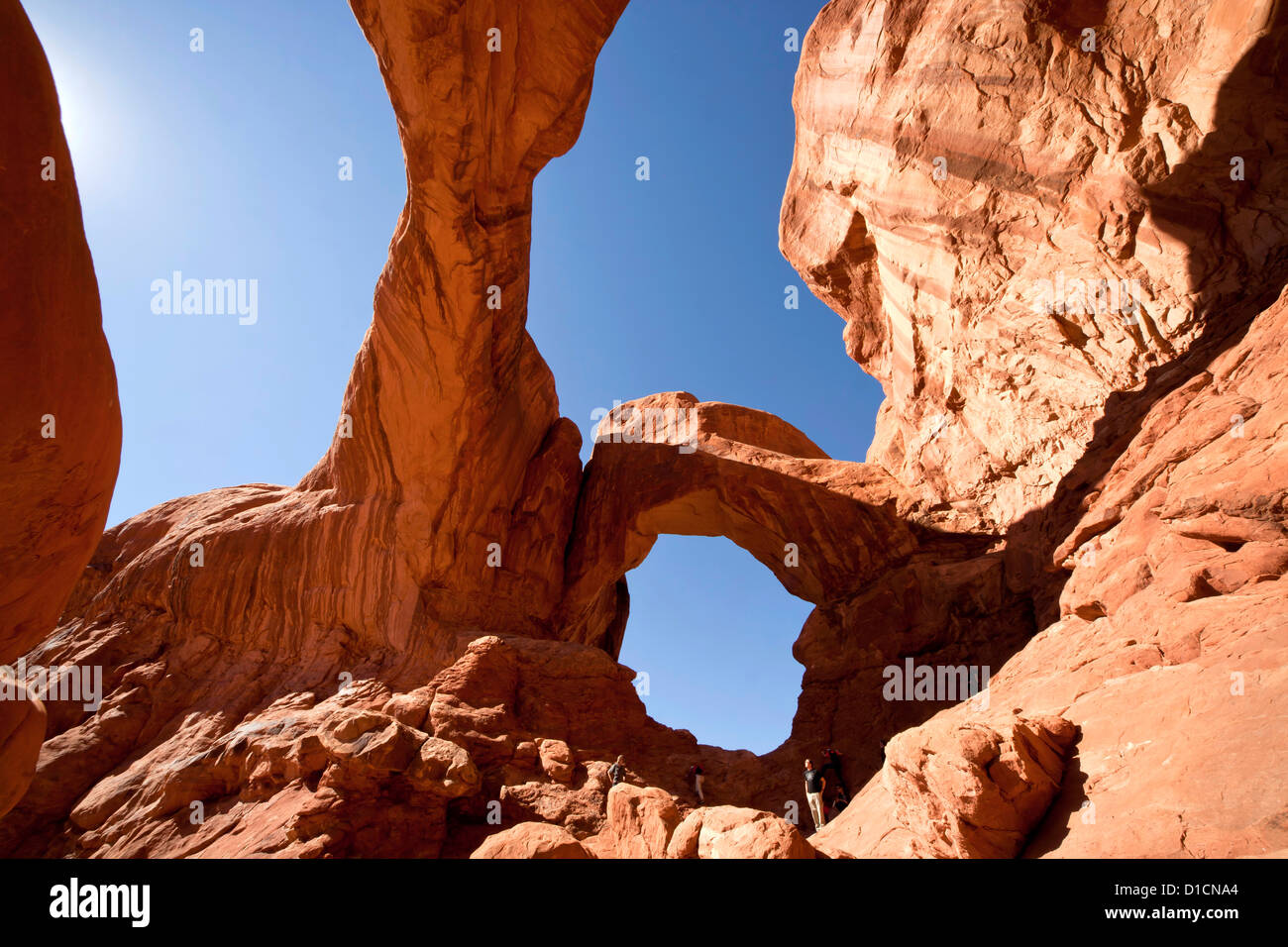 Il doppio arco al Parco Nazionale di Arches appena al di fuori del paese di Moab, Utah, Stati Uniti d'America, STATI UNITI D'AMERICA Foto Stock