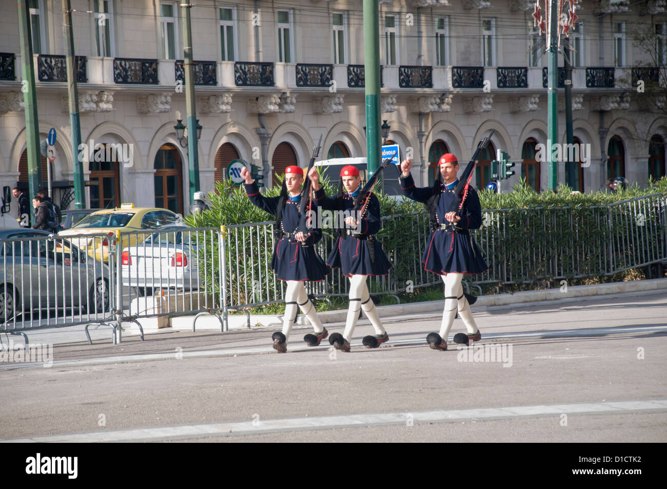 Modificare le protezioni cerimonia, il palazzo del Parlamento, Piazza Syntagma, Atene, Grecia Foto Stock