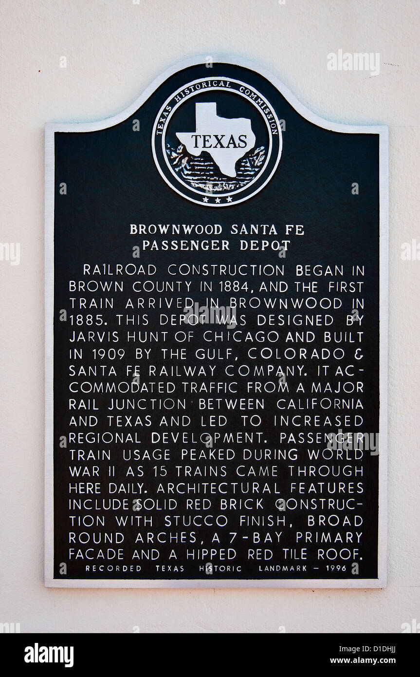 Segno a Santa Fe Railroad Depot in Brownwood, Collina Paese regione, Texas, Stati Uniti d'America Foto Stock