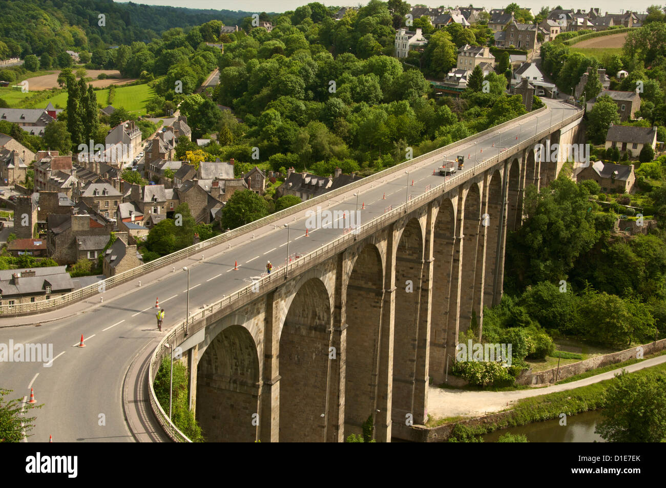 Il Viadotto, Dinan, Cotes d'Armor Bretagna, Francia, Europa Foto Stock