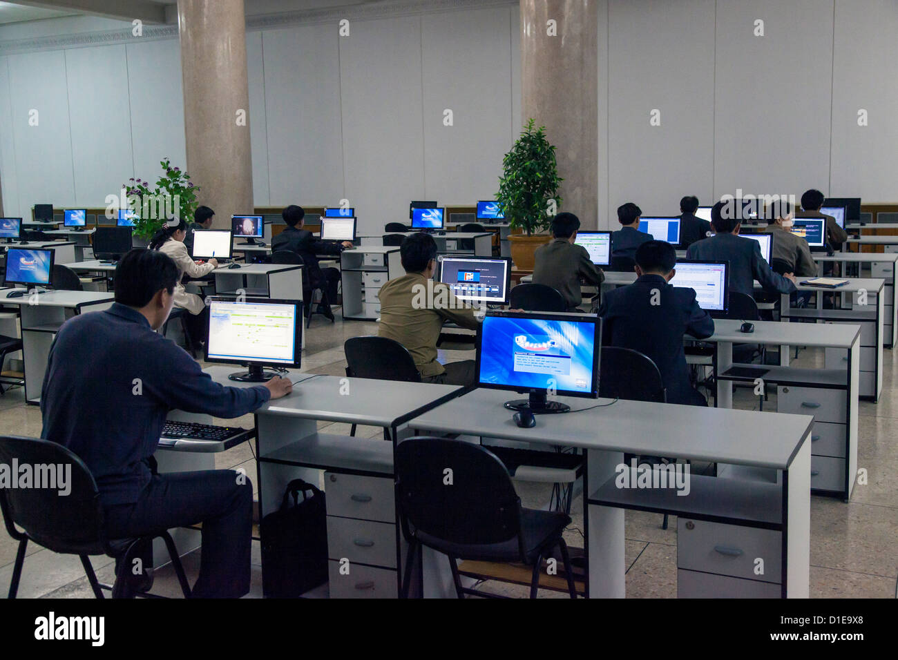 Grand popolare casa di studio, computer in aula Intranet, Pyongyang, Repubblica Popolare Democratica di Corea (DPRK), Corea del Nord Foto Stock