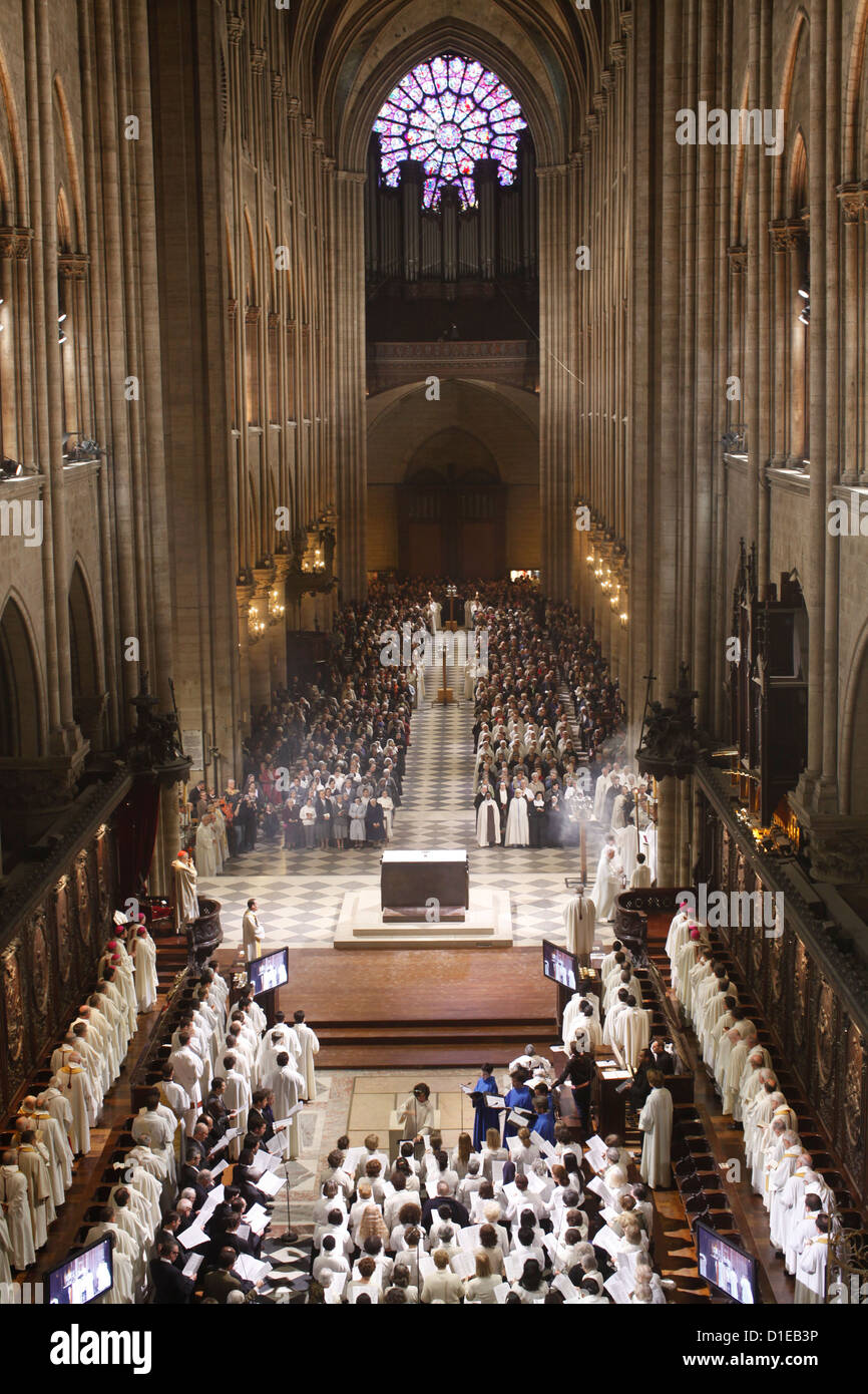 La cattedrale di Notre Dame navata, Parigi, Francia, Europa Foto Stock