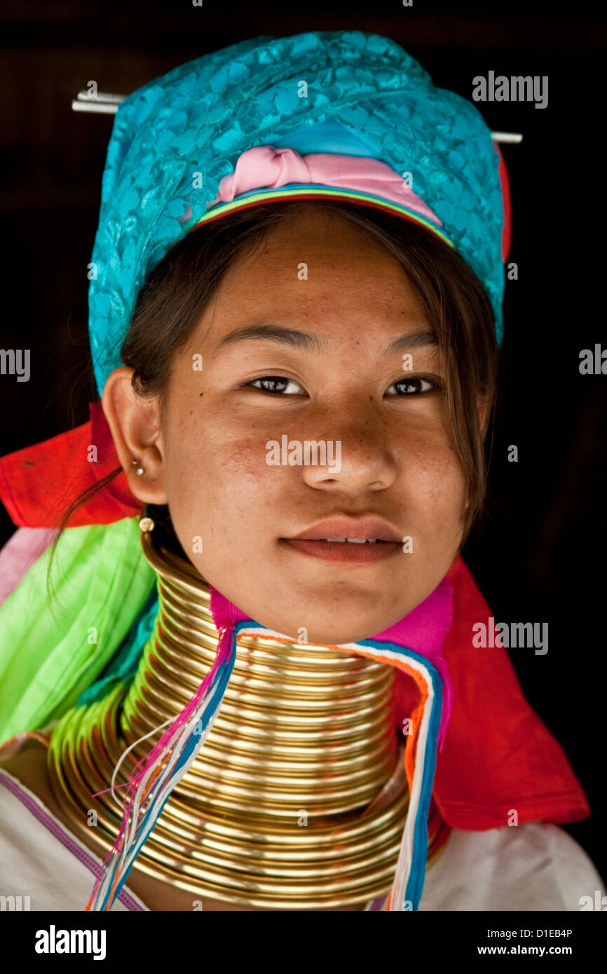 Ritratto di Karen lungo collo Hill Tribe donna , Chiang Mai , della Thailandia Foto Stock