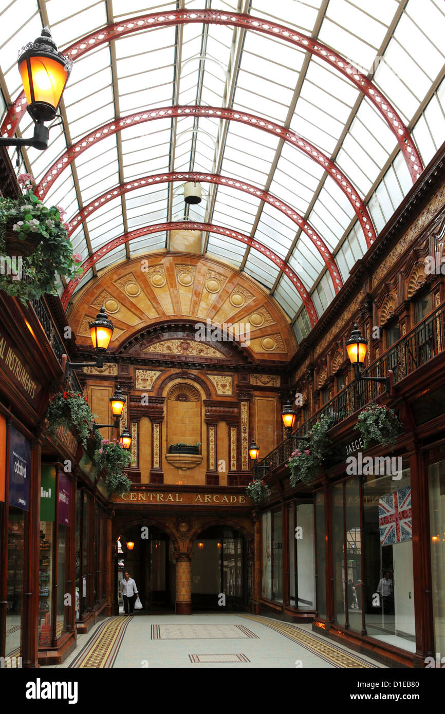 L'arcata centrale, palazzi ottocenteschi in Grainger Town, parte del centro di Newcastle-upon-Tyne, Tyne and Wear, Inghilterra Foto Stock
