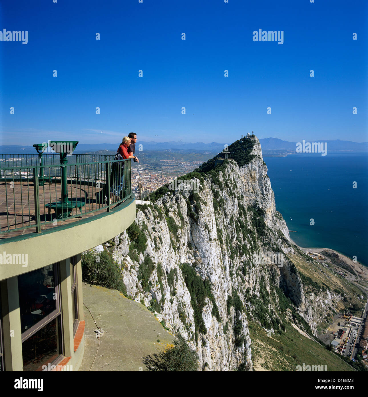 Vista su roccia dalla sommità della roccia, Gibilterra, British territorio di oltremare, Mediterraneo, Europa Foto Stock