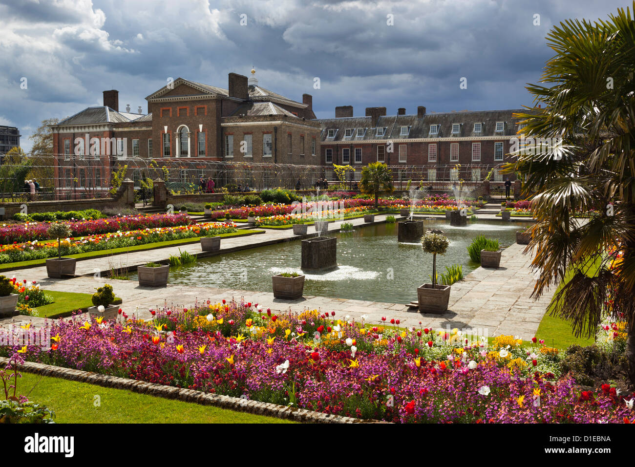 Il palazzo e i giardini di Kensington, London, England, Regno Unito, Europa Foto Stock