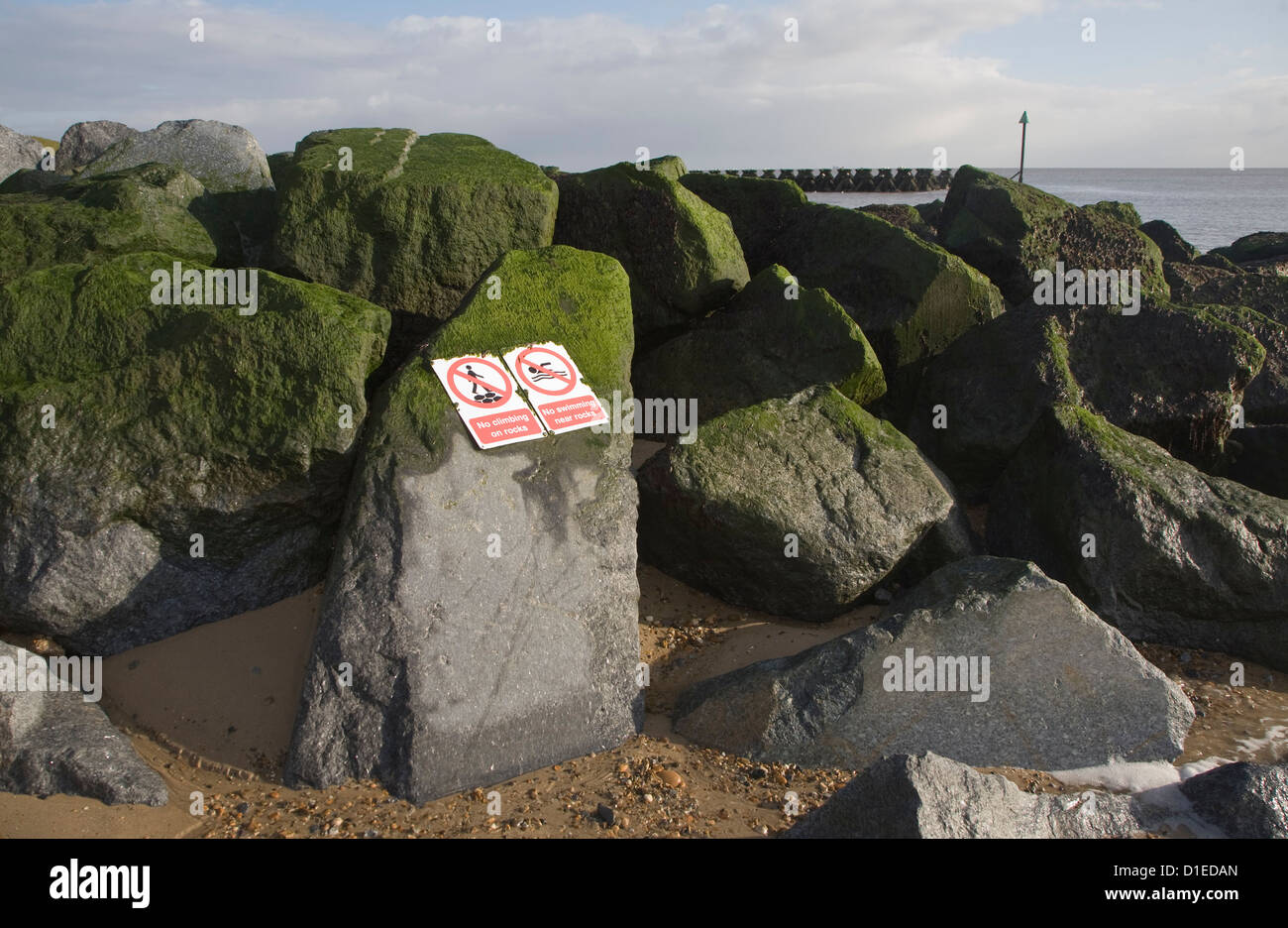 Nuove difese costiere Cobbold punto, Felixstowe, Suffolk, Inghilterra Foto Stock