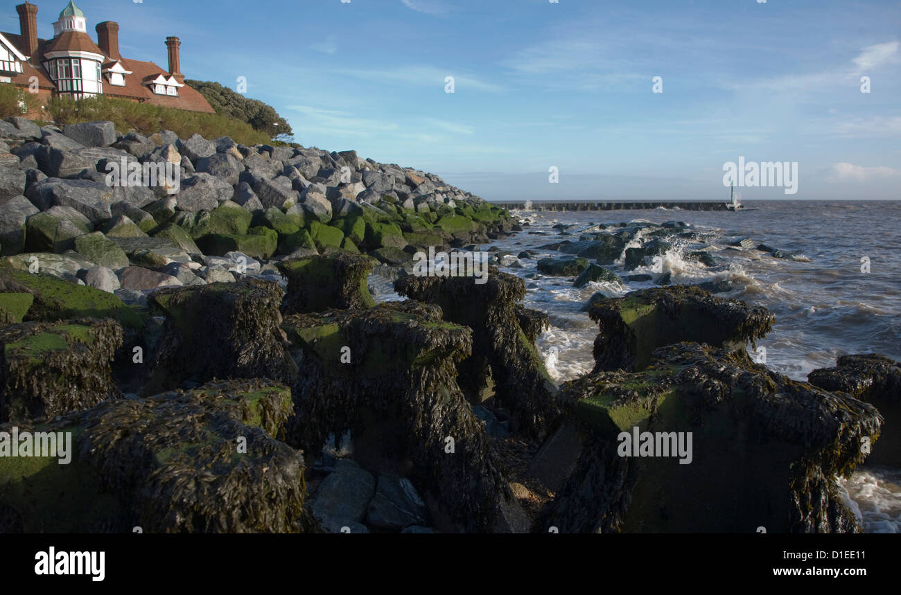 Nuove difese costiere Cobbold punto, Felixstowe, Suffolk, Inghilterra Foto Stock