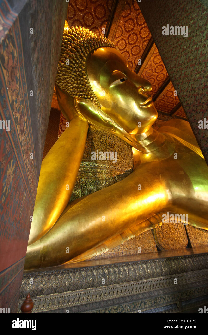 Gigantesca statua di Buddha Foto Stock