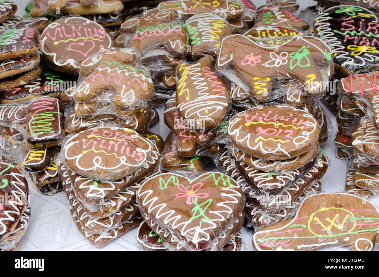 Cuore e forma rotonda ecologico naturale dolci artigianali venduti in Vilnius street day. Foto Stock
