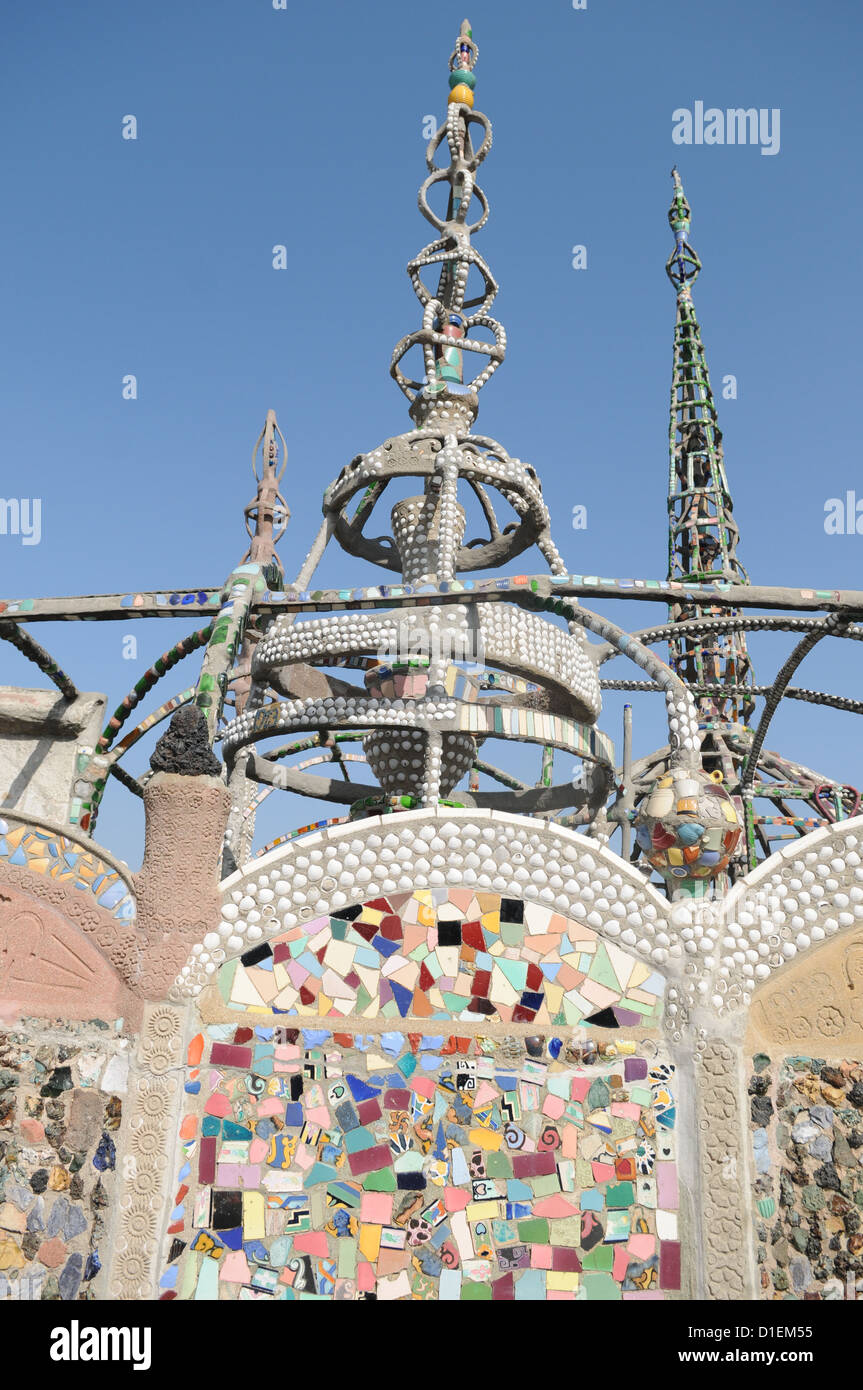 Un aspetto di watt Towers, o le torri di Simon Rodia, situato nel quartiere di watt di Los Angeles, California. Foto Stock