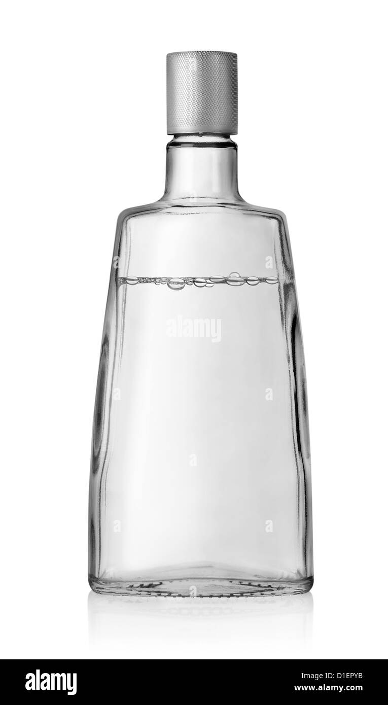 Una bottiglia di vodka isolato su uno sfondo bianco Foto Stock Una bottiglia di vodka isolato su uno sfondo bianco Foto Stock
