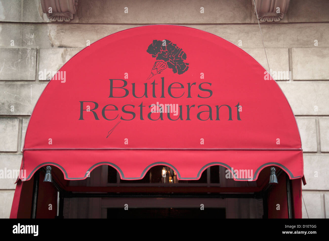 L'ingresso al Butlers Restaurant, parte di The Chesterfield Mayfair hotel, Charles Street, Mayfair, London, W1, Regno Unito. Foto Stock