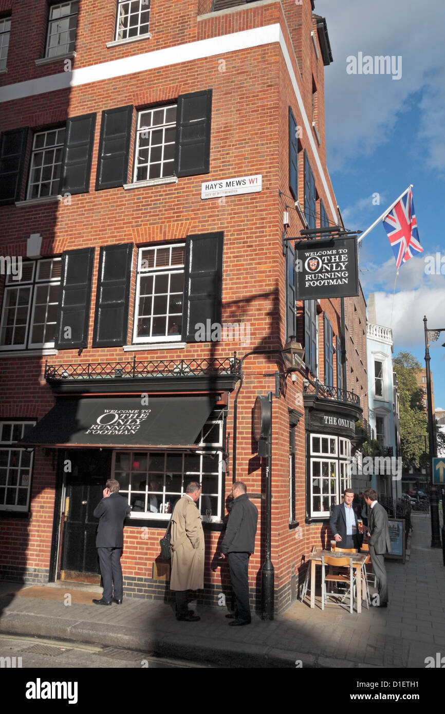 La sola esecuzione di un fante public house, 5 Charles Street, Mayfair, London, Regno Unito. Foto Stock