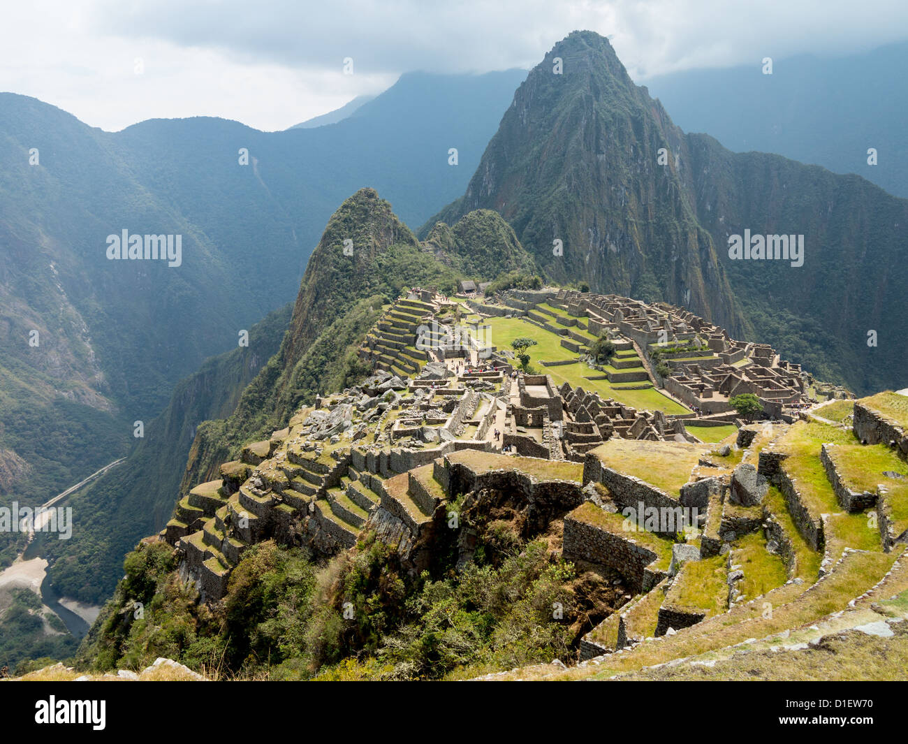Viste la mattina del Machu Picchu come la nebbia scompare dalla montagna Foto Stock
